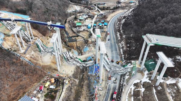 서울세종고속도로 안산∼용인 구간 공사장 붕괴 사고 현장. 사진=연합 제공