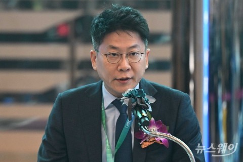 '인터배터리' 개막식 환영사 밝히는 김동명 협회장