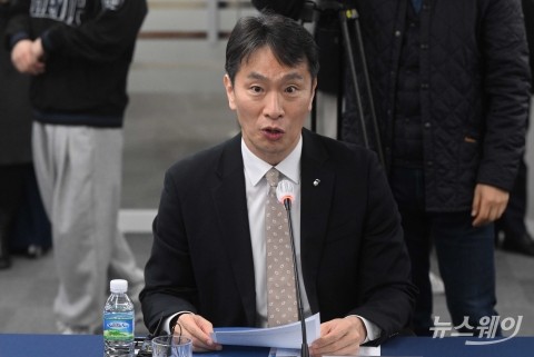 민주당, 금감원 항의 방문···&quot;이복현 삼부토건 조사 의지 없다&quot;