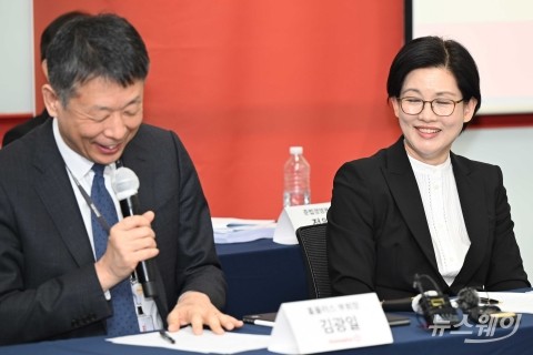 홈플러스 간담회서 미소짓는 조주연·김광일