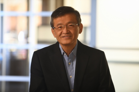 인텔 새 CEO 연봉은 14억원···주식 보상 960억원
