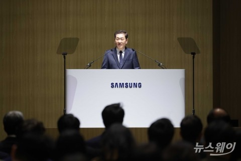 한종희 삼성전자 부회장 &quot;초격차 기술 리더십 재도약 기틀···新 도전 이어갈 것&quot;