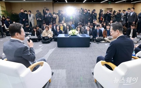 환담 나누는 이재명 대표와 이재용 회장