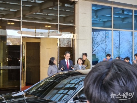 中 출장 마친 이재용 회장···'묵묵부답' 귀국(종합)