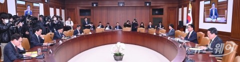 정부, 산불 복구 등 4천억 투입···'필수추경' 논의 기대
