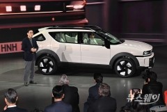 '야심작' 넥쏘로 불붙인 수소차 시대···2030년 50만대 보급 '드라이브'