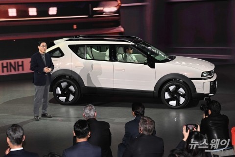 '야심작' 넥쏘로 불붙인 수소차 시대···2030년 50만대 보급 '드라이브'