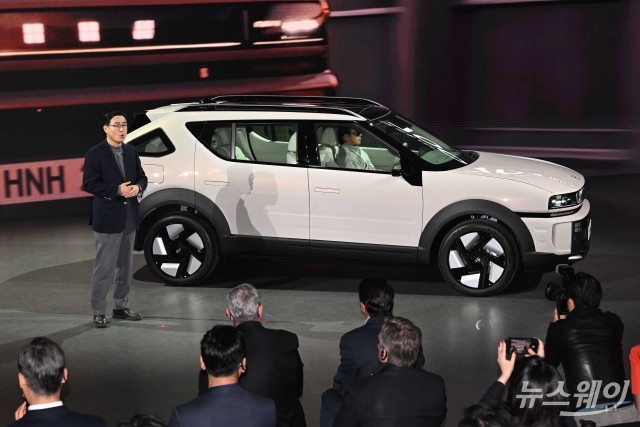 '야심작' 넥쏘로 불붙인 수소차 시대···2030년 50만대 보급 '드라이브'