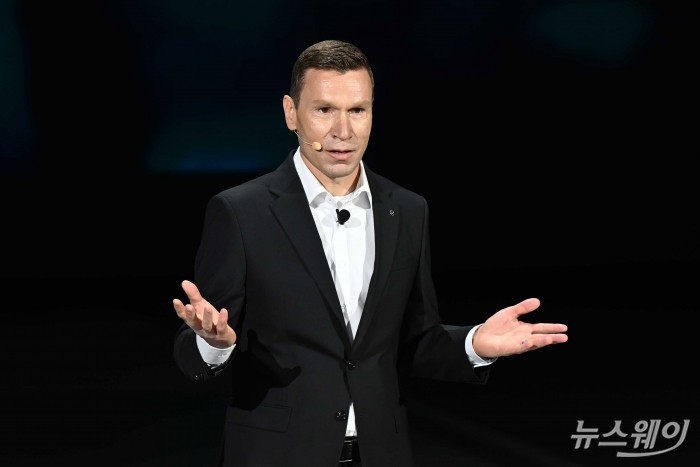 삼성SDI·LG엔솔의 '대반전'···벤츠, 선물보따리 풀었다(종합)