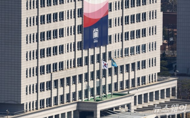 탄핵 인용에 '희비'···롤러코스터 탄 정치테마株