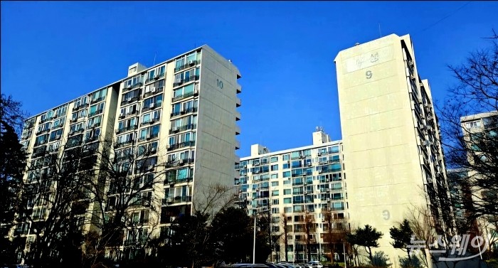 서울 송파구 잠실우성아파트 단지 내 모습. 이 단지는 지난달 시공사 선정 입찰에서 GS건설 단독 참여로 또다시 유찰됐다. 사진=권한일 기자