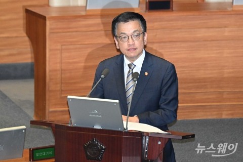 경제분야 대정부질문 답변하는 최상목 경제부총리