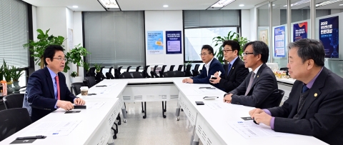 이철우 경북지사 &quot;APEC 정상회의, 6자회담 성사 계기로 만들어야&quot;