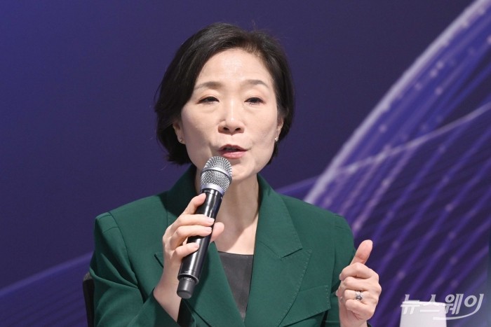 오영주 중소벤처기업부 장관이 24일 오후 서울 강남구 팁스타운S1에서 열린 2025년 DCP 전략 간담회에서 인사말을 하고 있다. 사진=강민석 기자 kms@newsway.co.kr