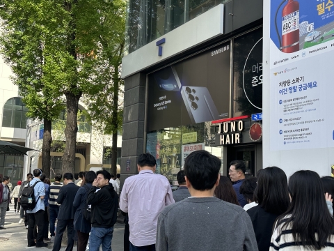 유심 없고 시스템도 엉망···SKT 고객 '유심교체' 속앓이