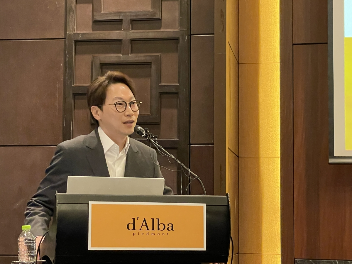 달바글로벌, 화장품 넘어 디바이스·F&B 확장...신사업 수익성은 과제 - 뉴스 썸네일 이미지