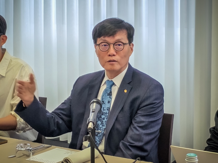 이창용 한은 총재 "최상목 사퇴 곤혹···금리인하 의심하지 말라"