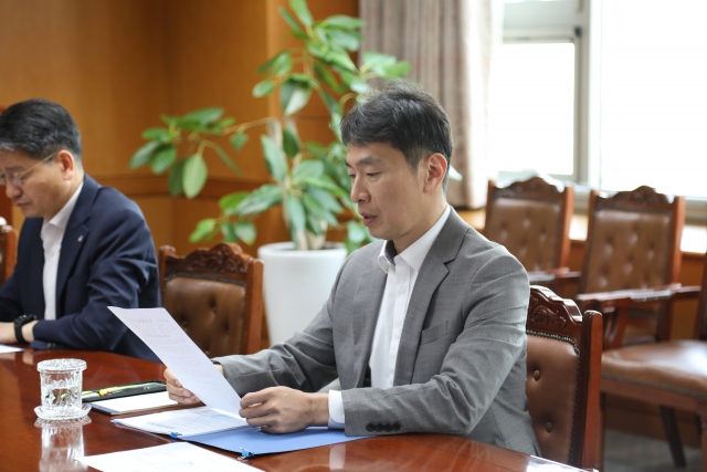 이복현 "롯데손보 일방적 조기상환 추진에 심각한 우려"