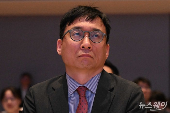 김세완 자본시장연구원 원장이 8일 오후 서울 여의도 한국거래소에서 열린 자본시장 선진화 세미나에 참석해 자리하고 있다. 사진=강민석 기자 kms@newsway.co.kr