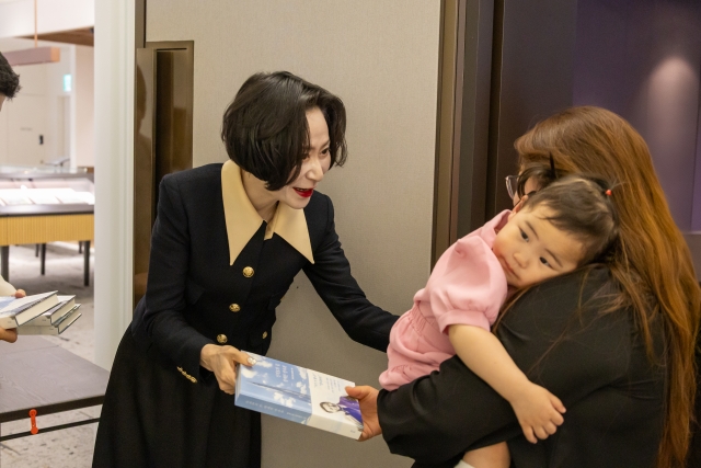 롯데장학재단, 한부모가정 자녀에 1억원 상당 방문 학습 지원