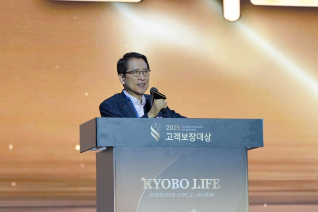 신창재 회장 "생보시장, 과열 경쟁으로 혼탁···고객에 믿음 주지 못하고 있어"