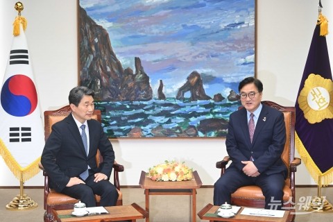 우원식 국회의장, 이주호 대통령 권한대행 접견