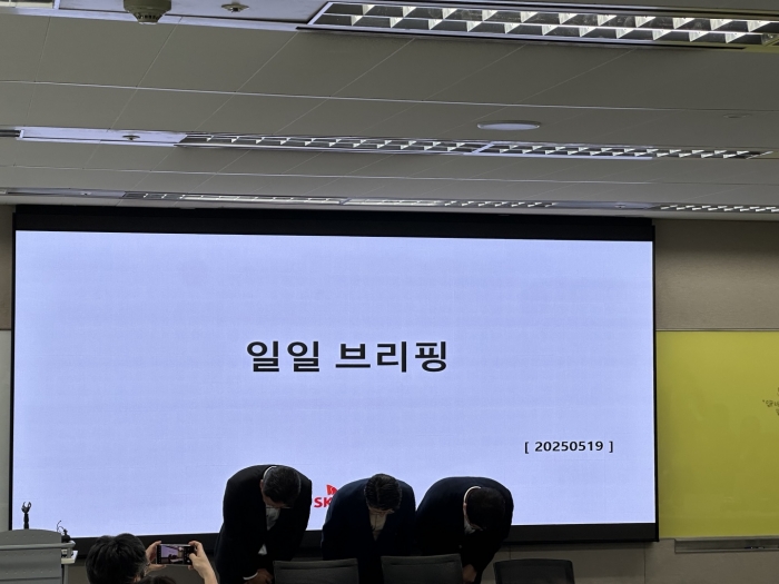 SKT "IMEI 유출 없어···폰 복제 가능성도 희박"(종합)
