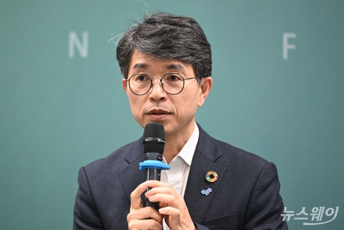 김완섭 환경부 장관이 23일 오전 서울 중구 은행회관에서 열린 녹색금융 전문인력 양성 업무협약식에서 모두발언을 하고 있다. 사진=강민석 기자 kms@newsway.co.kr