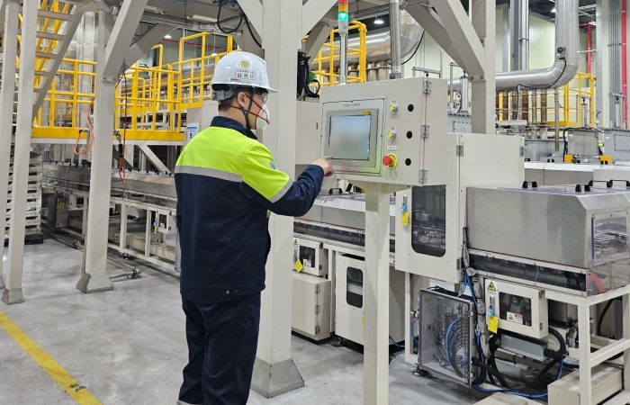 포스코퓨처엠이 세종 기술연구소 파일럿 플랜트에서 LMR 양극재 제품 생산을 테스트하고 있다. 사진=포스코퓨처엠 제공