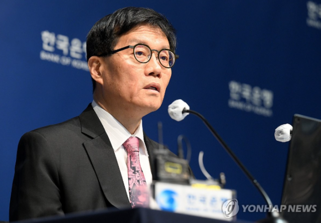 이창용 "기준금리 인하 폭 커질 가능성 있어···집값 상승 경계"(종합)