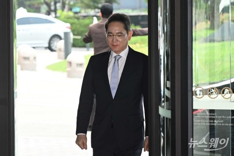 '2025 삼성호암상 시상식' 향하는 이재용 삼성전자 회장