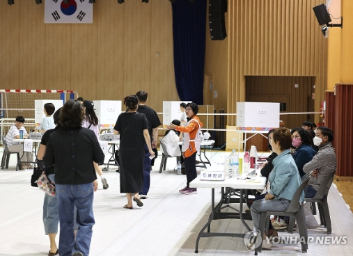 둘째날 오후 4시 사전투표율 31.38%...지난 대선보다 1.38%p↓