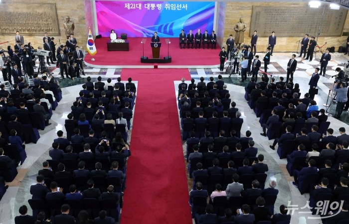 이재명 대통령이 4일 오전 서울 여의도 국회 로텐더홀에서 열린 제21대 대통령 취임선서식에서 취임사를 밝히고 있다. 사진=국회사진기자단