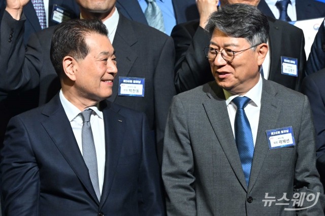 미소짓는 장인화·곽재선·서강현·이휘령