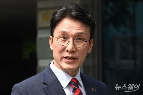 질의에 답변하는 김민석 국무총리 후보자