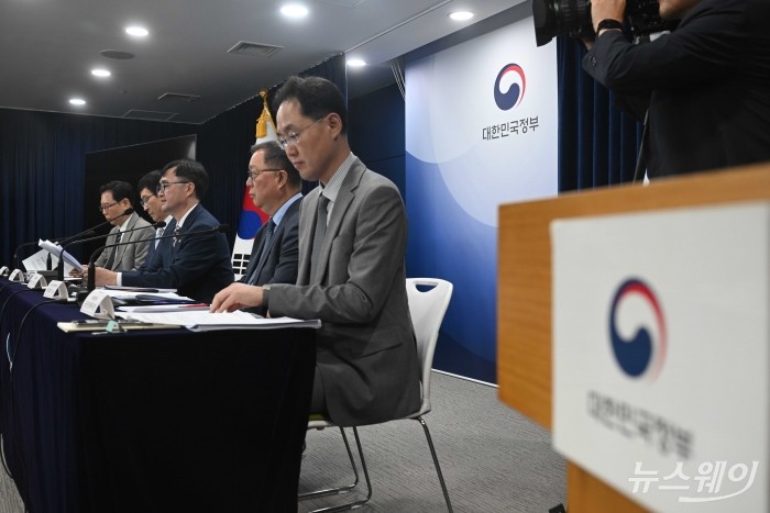 임기근 기획재정부 2차관이 20일 오전 서울 종로구 정부서울청사에서 열린 2024년 공공기관 경영실적 평가 결과 발표에서 발언을 하고 있다. 사진=강민석 기자 kms@newsway.co.kr