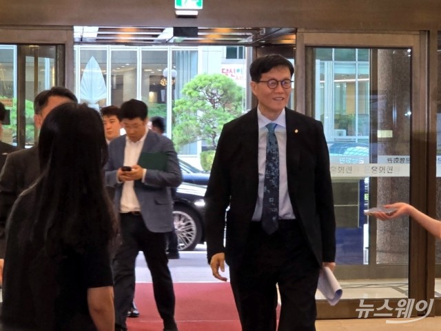 은행장 만난 이창용 총재···"안정적 가계부채 관리 최우선"