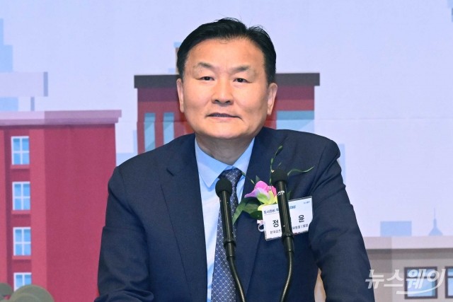  정병윤 심사위원장 "수상단지 11곳, 올바른 정비사업의 길잡이 역할 할 것"