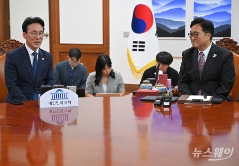 우원식 국회의장 예방한 김민석 국무총리