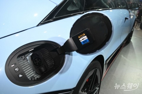 정의선 현대자동차 회장의 집념 담긴 고성능 전기차 '아이오닉 6 N' 공개