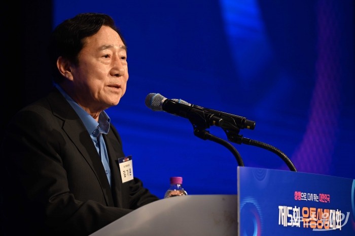 김기문 중소기업중앙회장이 11일 오전 서울 여의도 중소기업중앙회에서 열린 제5회 유통상생대회에서 개회사를 하고 있다. 사진=강민석 기자 kms@newsway.co.kr