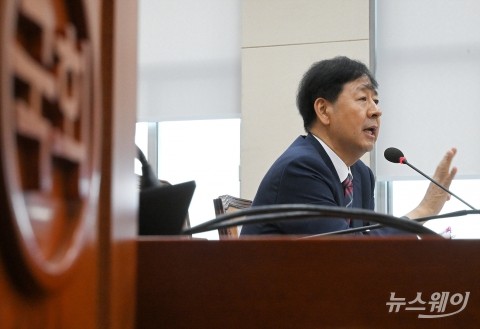 인사청문회 질의에 답하는 구윤철 후보자