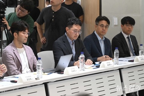 배경훈 과기부 장관 모두발언 경청하는 김이랑·김태형·송상옥·조성진 대표