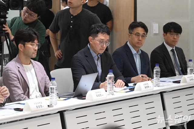 배경훈 과기부 장관 모두발언 경청하는 김이랑·김태형·송상옥·조성진 대표