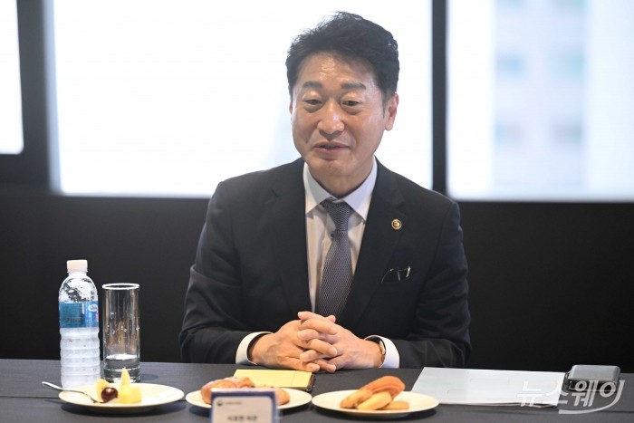 이호현 산업통상자원부 2차관이 22일 오후 경기 고양시 현대모터스튜디오에서 열린 APEC 및 CEM/MI 에너지장관회의의 성공적 개최를 위한 업무협약식에서 모두발언을 하고 있다. 사진=강민석 기자 kms@newsway.co.kr