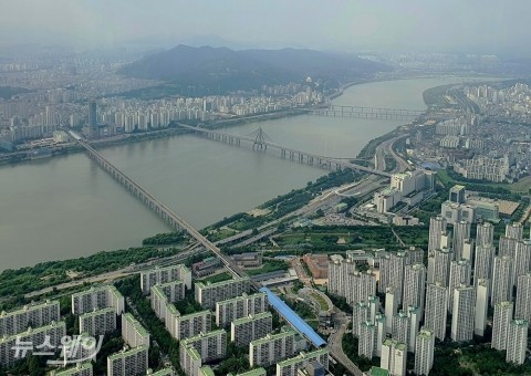  집값 상승세 확 꺾였다···'대출 옥죄기' 약발 주효