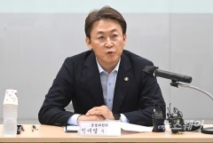 금융권 해킹 불안감 확산...권대영 "자율 보안 맡겼지만 대응 못해"