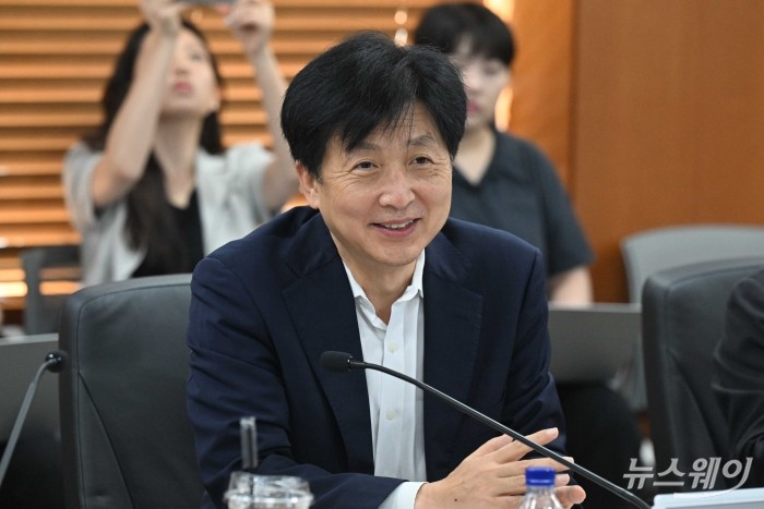 오기형 더불어민주당 코스피5000특별위원장이 29일 오전 서울 여의도 한국거래소에서 열린 '코스피 5천 특위 한국거래소' 현장간담회에서 모두발언을 하고 있다. 사진=강민석 기자 kms@newsway.co.kr