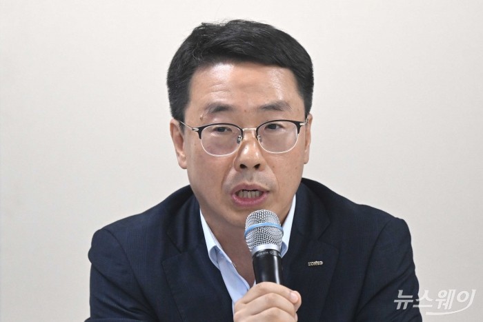 원영준 신용보증재단중앙회장은 30일 오후 서울 종로구 소상공인시장진흥공단 서울중부센터에서 열린 제1차 소상공인 릴레이 간담회에서 발언을 하고 있다. 사진=강민석 기자 kms@newsway.co.kr