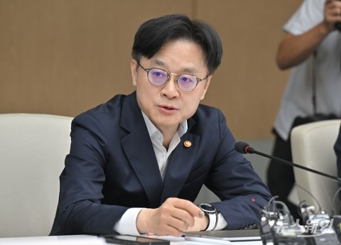 김정관 산업장관 &quot;한미 관세협상 타결로 단기 수출 불확실성 해소&quot;